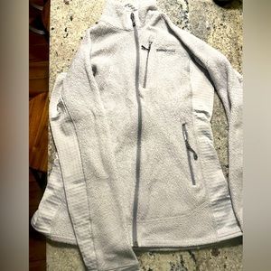 Patagonia white fuzzy zipup size small